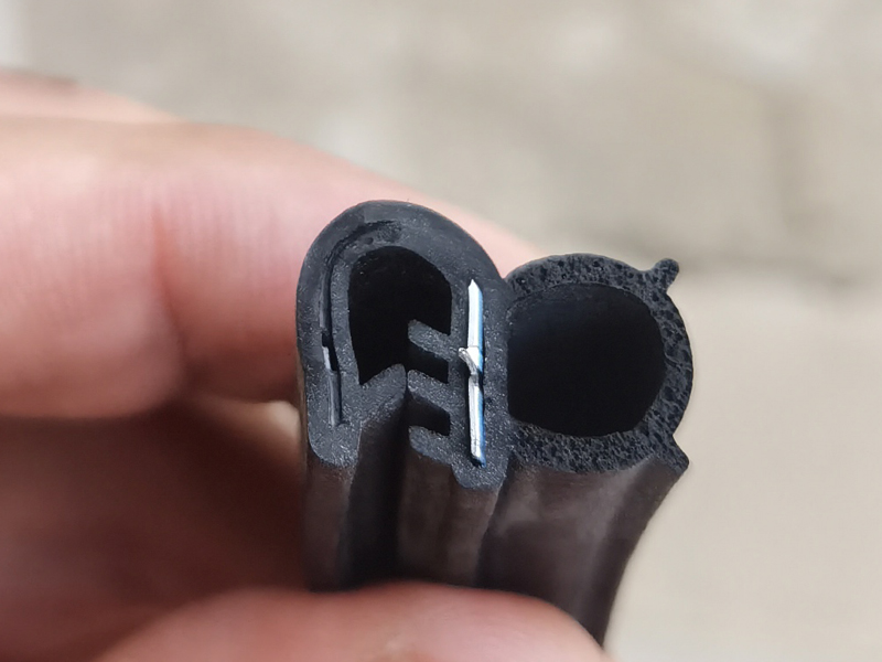 5-151 Clip-on Sealing Profiles EPDM - 2